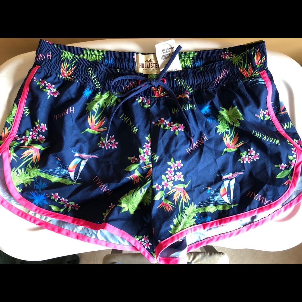 NWT Hollister ladies girls swim shorts Size Medium